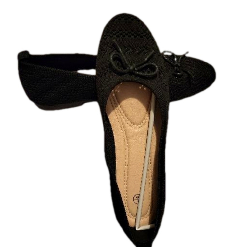 Heawesh crochet lace mesh round toe ballet slip-on, black, shoe size 8